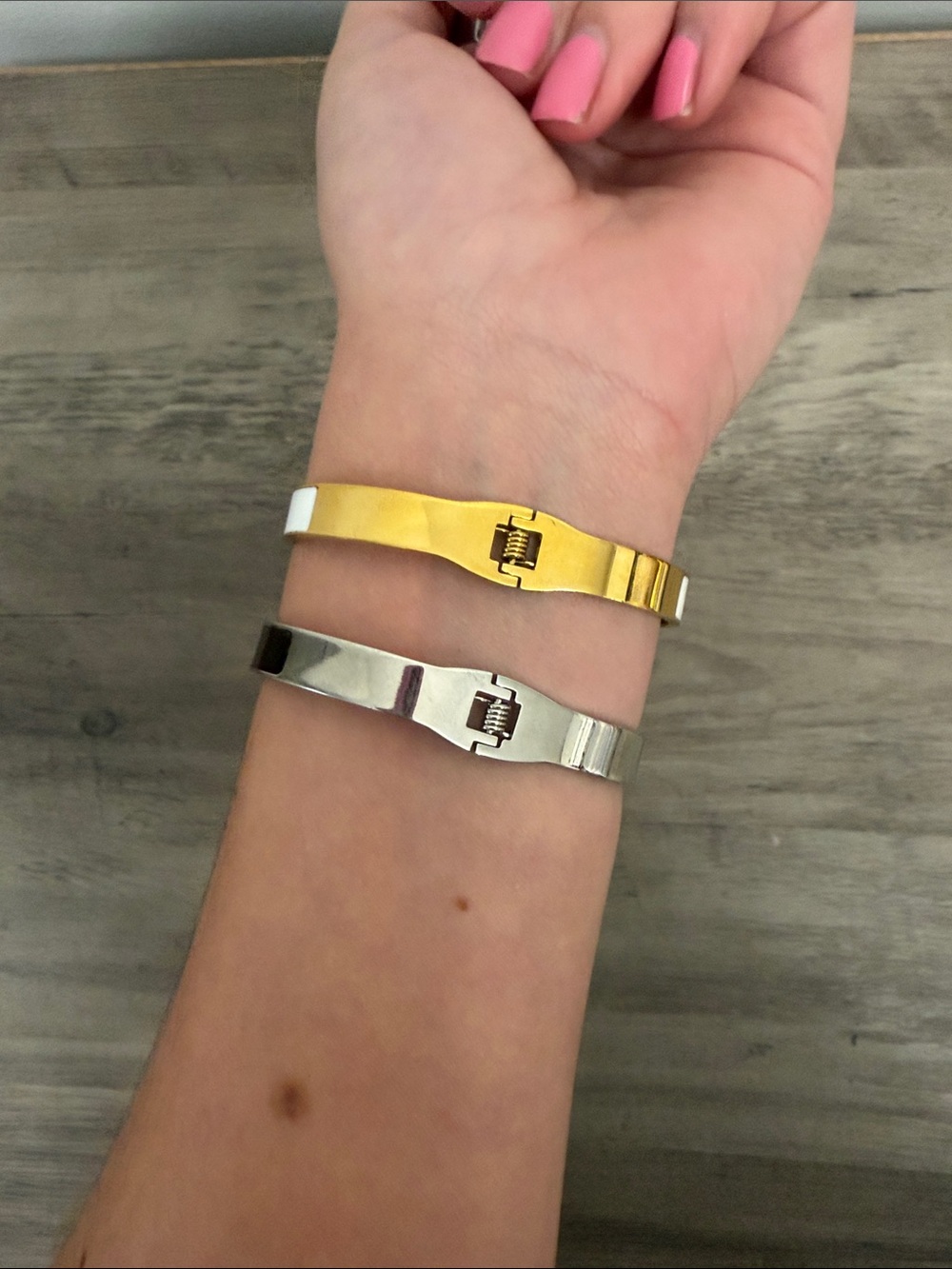 Metal Cuff Bracelet Set - Black & Silver and White & Gold - Picture 5 of 6